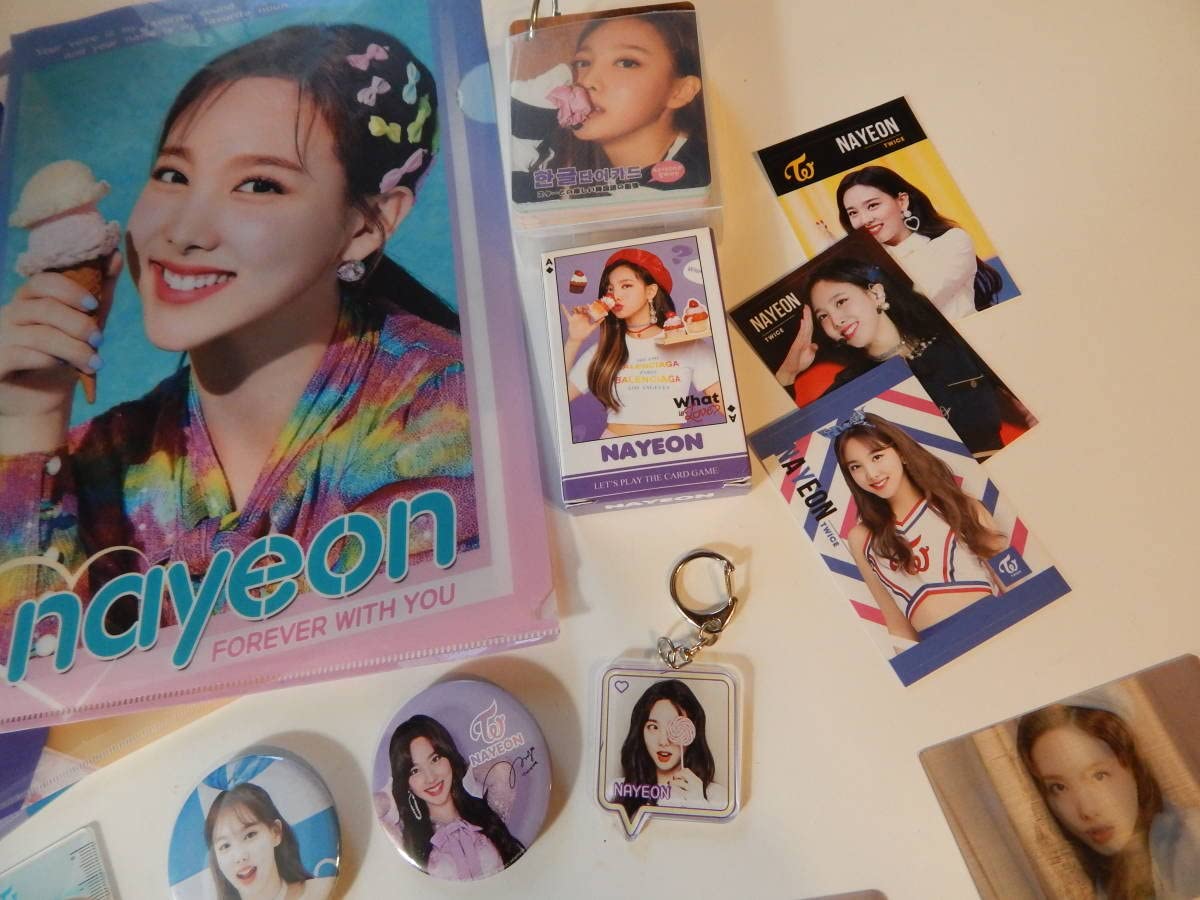 Amazon.co.jp: TWICEナヨングッズまとめて20点セットクリア